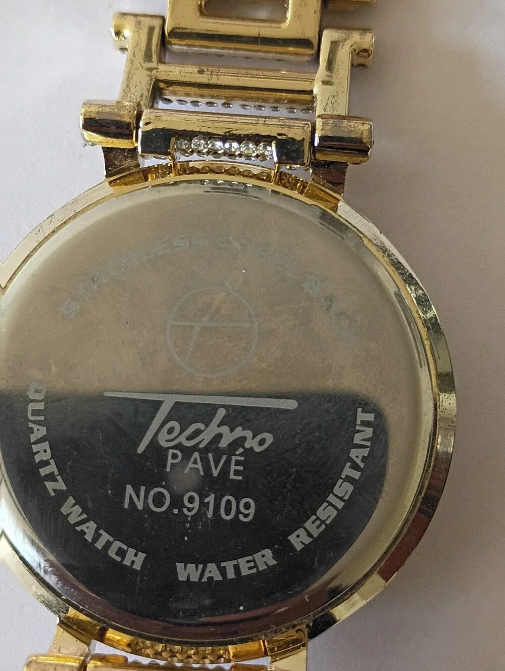Techno Pavé Model 9109, a luxury-style, iced-out quartz watch